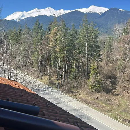 2 Bedroom Ski-side Loft Pool & Balconies Mountain Views Apartmán Bansko