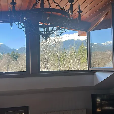 Apartman 2 Bedroom Ski-side Loft Pool & Balconies Mountain Views Banszko