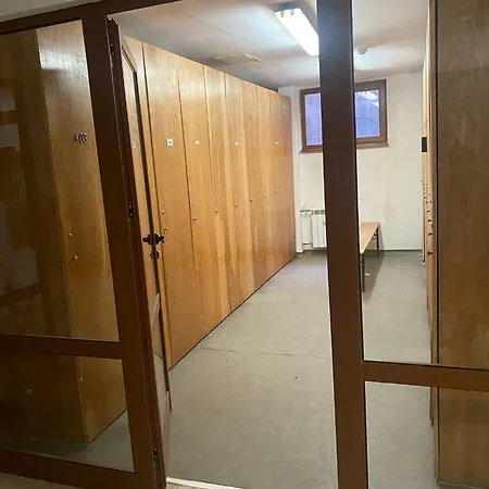 2 Bedroom Ski-side Loft Pool & Balconies Mountain Views Apartman *