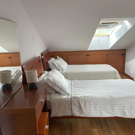 2 Bedroom Ski-side Loft Pool & Balconies Mountain Views Apartmán *