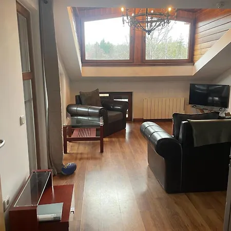 2 Bedroom Ski-side Loft Pool & Balconies Mountain Views Apartmán
