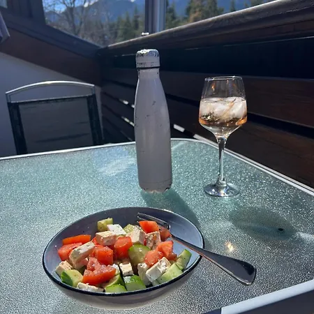 Apartmán 2 Bedroom Ski-side Loft Pool & Balconies Mountain Views