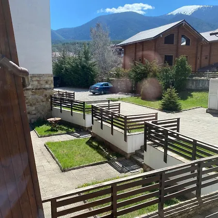 Apartmán 2 Bedroom Ski-side Loft Pool & Balconies Mountain Views Bansko
